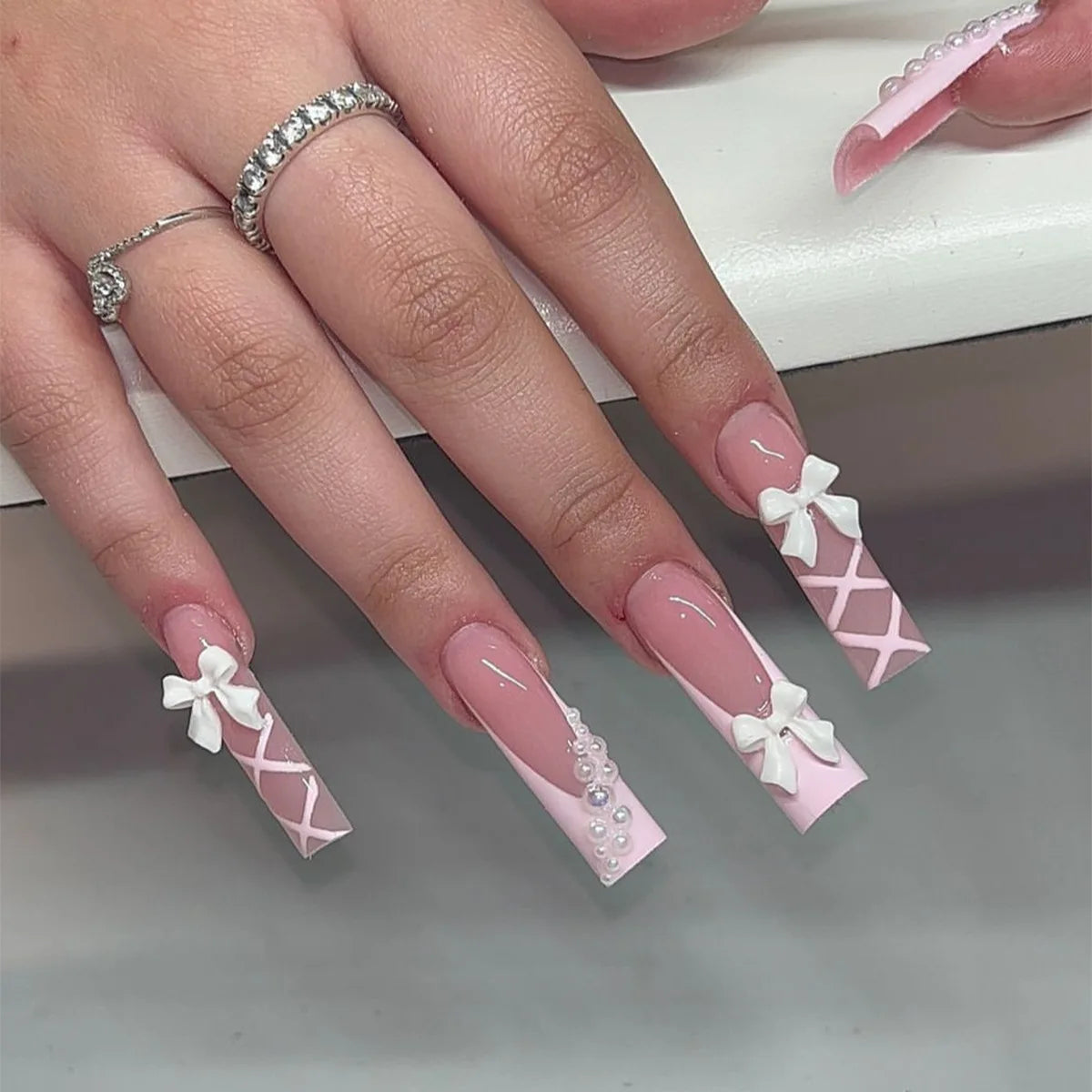 24Pcs Pink Bow Press on Nails 3D Flower with Pearl Design Acrylic Nails Ballerina Full Cover French False Nail Tips for Women